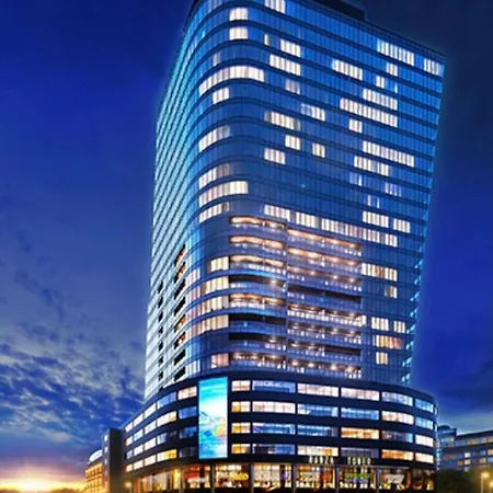 Hanza Tower White 23 & Pool Daire